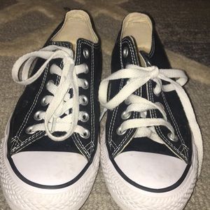 BLACK LOW TOP CONVERSE